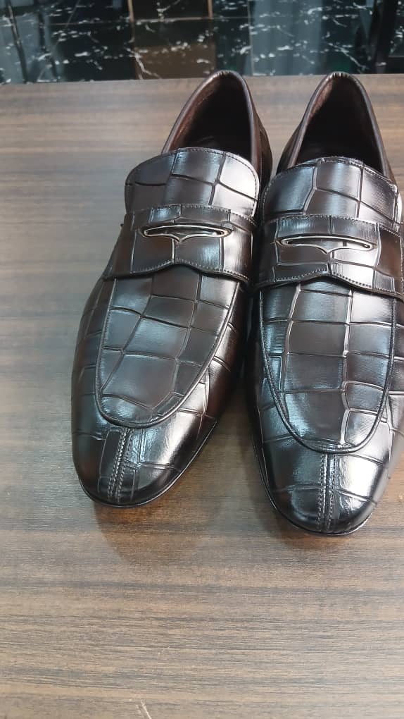 Derby Oxford en cuir patiné croco